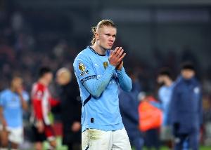 哈兰德登陆英超前三个赛季进球均30+，上位做到的球员是范尼