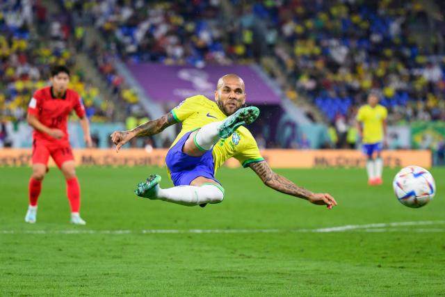 百家乐APP-39岁高龄“尚能饭否”?阿尔维斯还能玩出侧勾射门